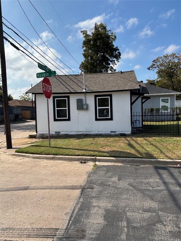 Montros - Commercial Lease