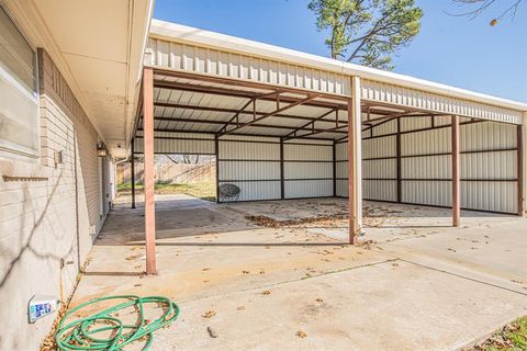 A home in Nocona