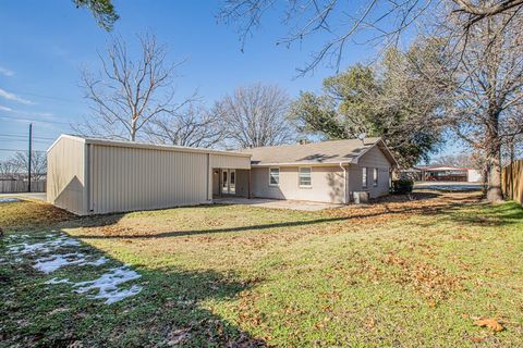 A home in Nocona