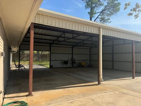 A home in Nocona