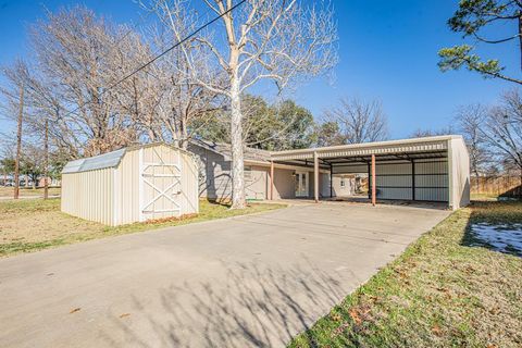 A home in Nocona