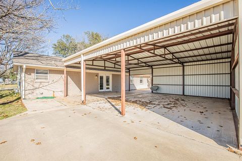 A home in Nocona