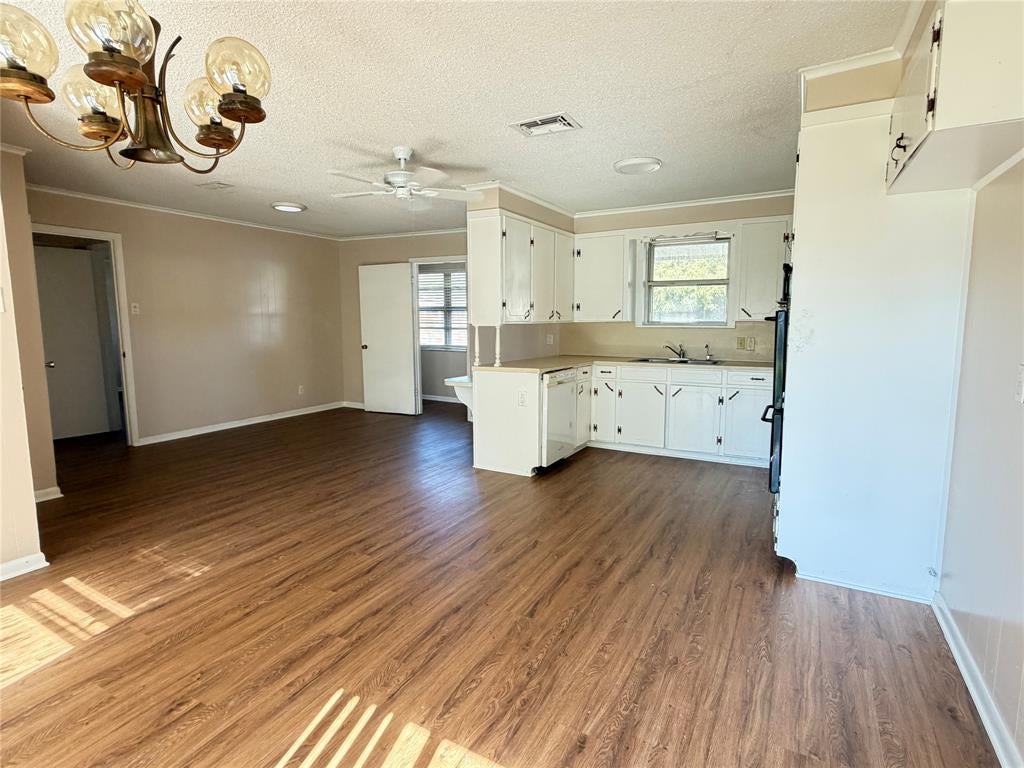 111 E Dawn Drive