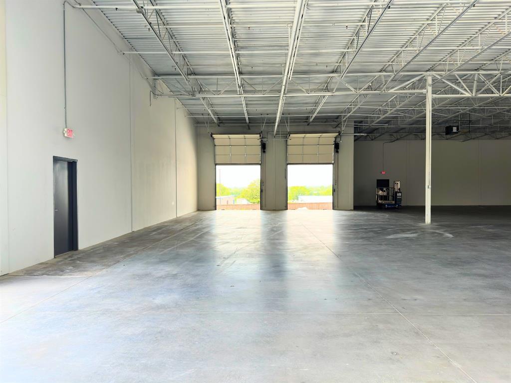 Hudson Oaks Bus Park - Commercial Sale