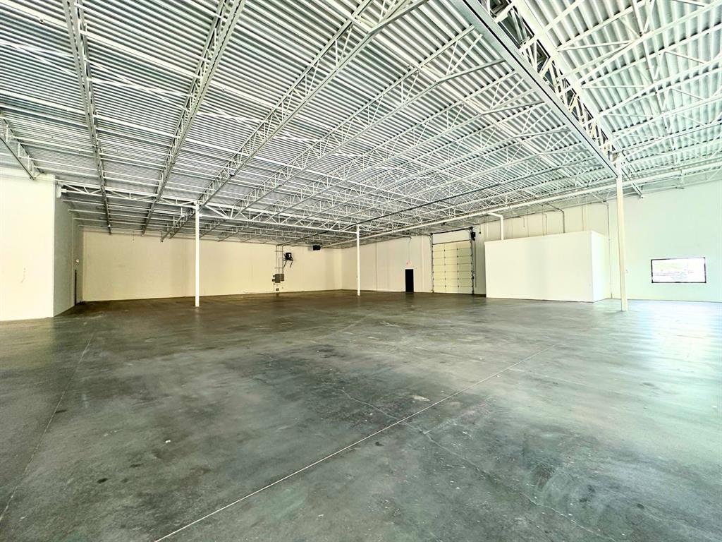 Hudson Oaks Bus Park - Commercial Sale