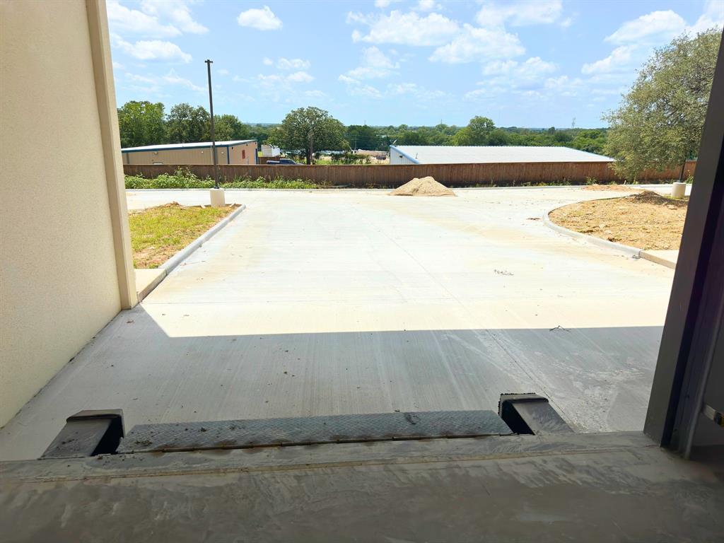 Hudson Oaks Bus Park - Commercial Sale