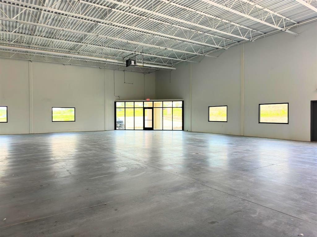 Hudson Oaks Bus Park - Commercial Sale