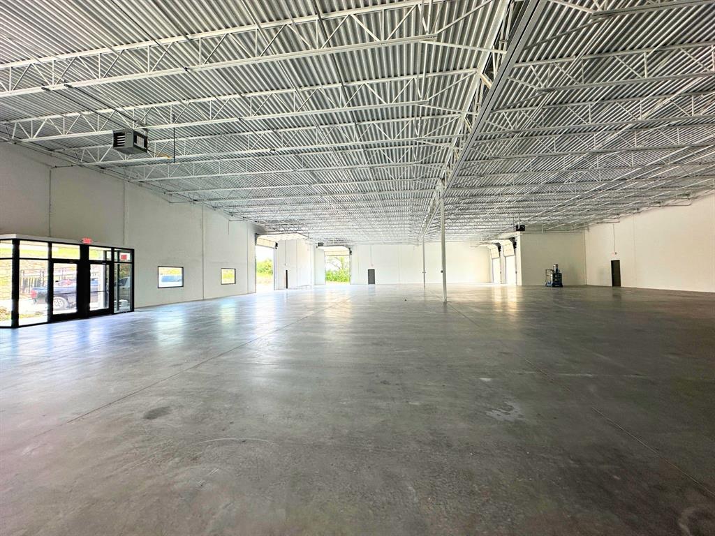 Hudson Oaks Bus Park - Commercial Sale