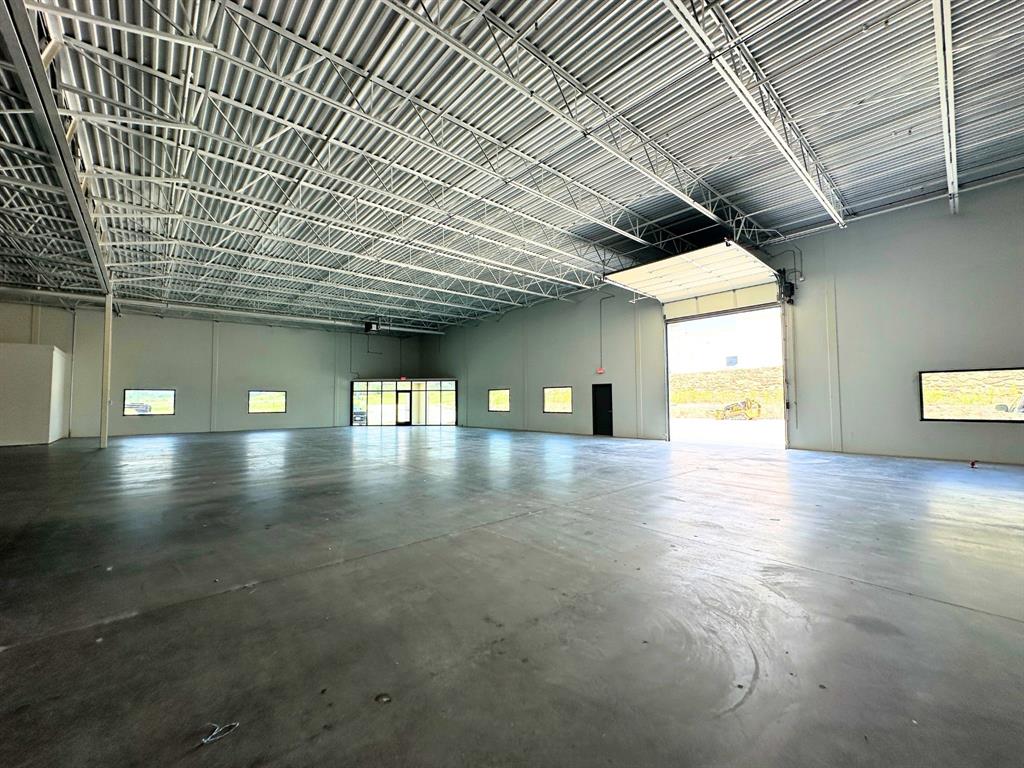 Hudson Oaks Bus Park - Commercial Sale