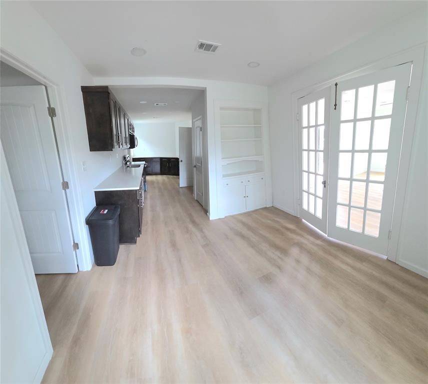 2231 CLARKSVILLE Street