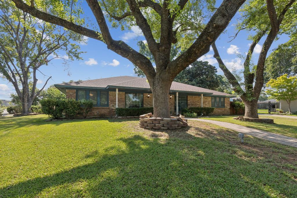 1702 Paisley Drive