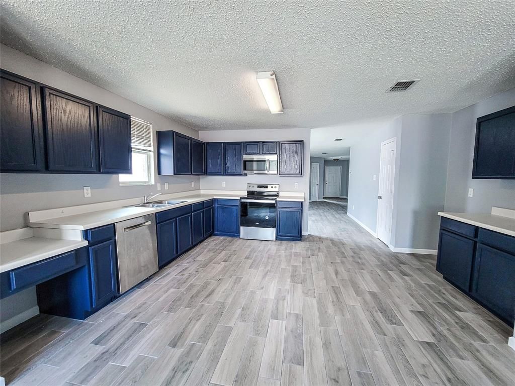 Photo of 1725 Carolina Ridge Way, Fort Worth, TX 76247 (MLS # 21268781)