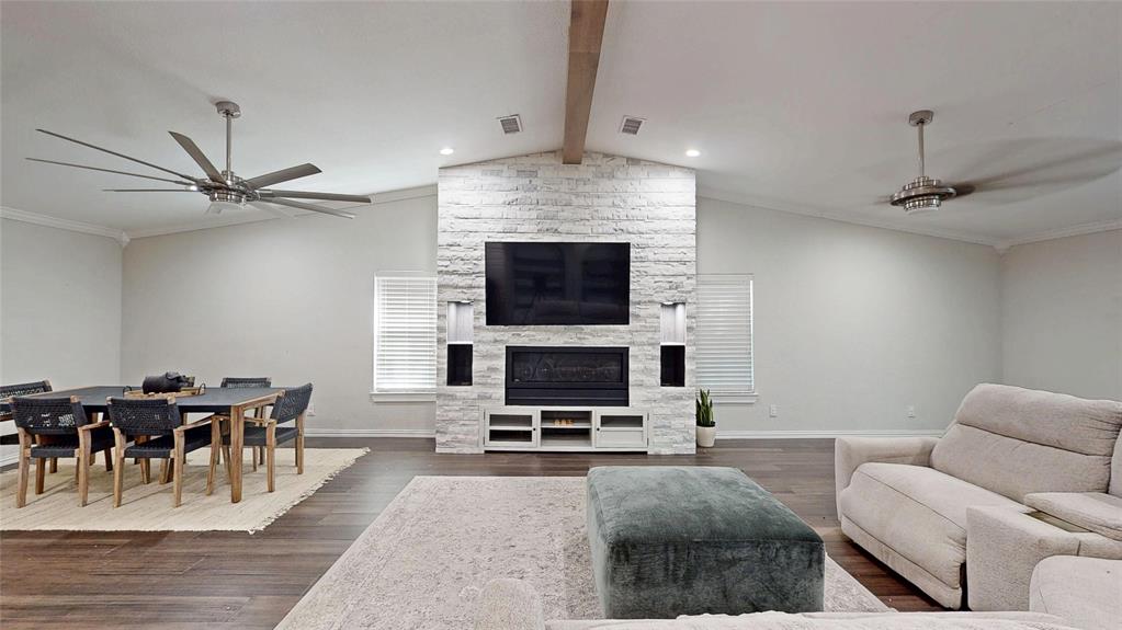438 Willow Springs Drive