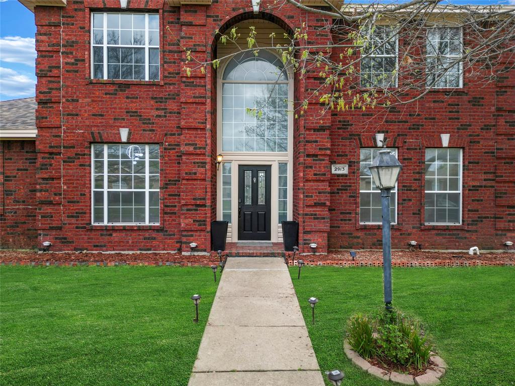 2913 Spartacus Drive