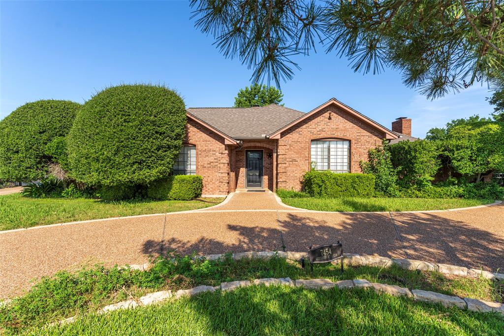 7454 Queensbury Circle