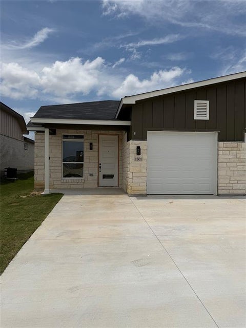 Photo of 1301 Lone Pine Way, Killeen, TX 76543 (MLS # 21298902)