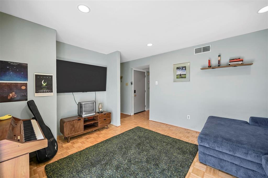 5335 Bent Tree Forest Drive 264