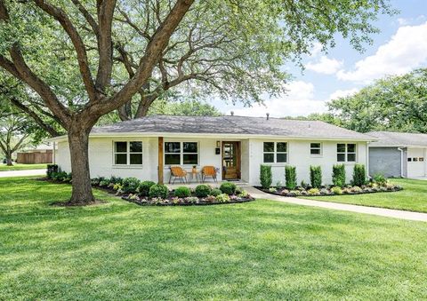 4144 Whitfield Avenue Fort Worth TX 76109