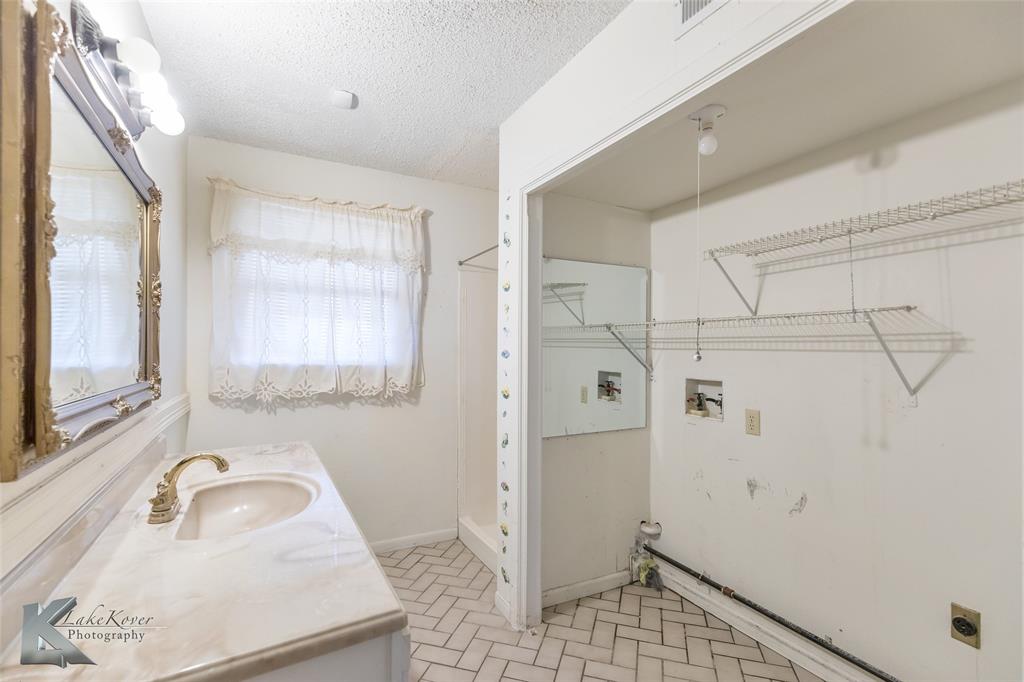 (951C) CALLAHAN CO SHARED PROPERTY - Residential