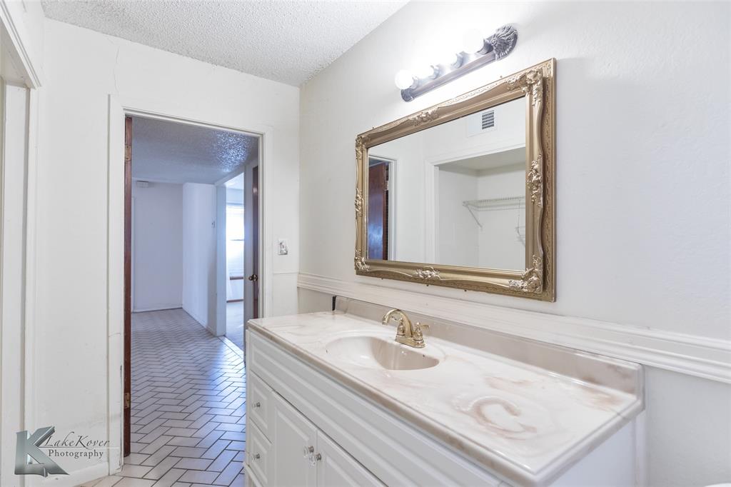 (951C) CALLAHAN CO SHARED PROPERTY - Residential