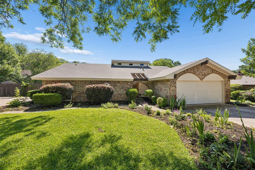 1203 Oakwood Trail