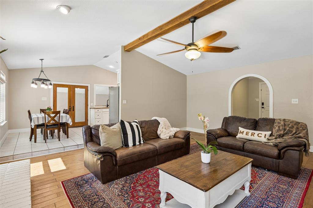 1203 Oakwood Trail