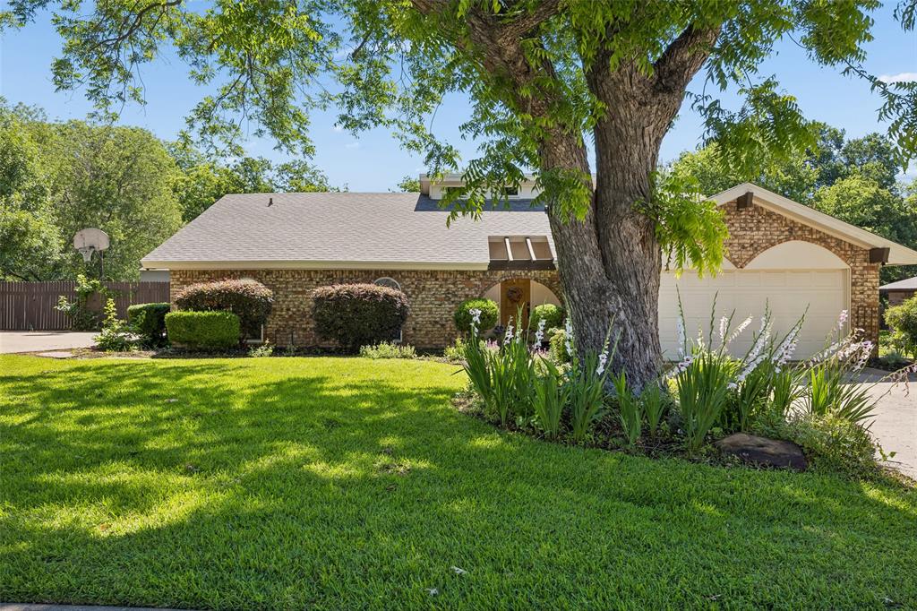 1203 Oakwood Trail