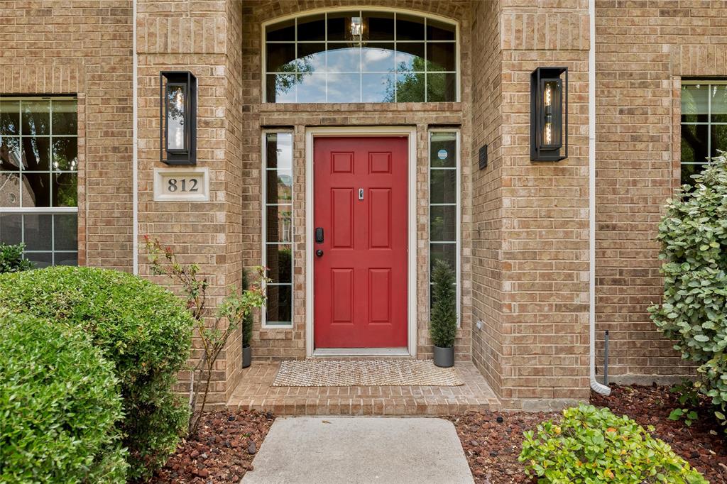 812 Cascades Drive