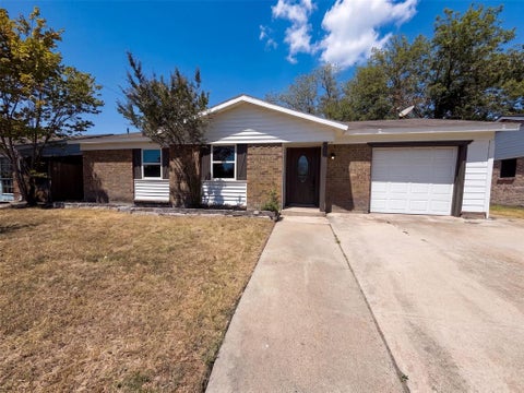 Photo of 4017 Ambassador Way, Balch Springs, TX 75180 (MLS # 21362338)