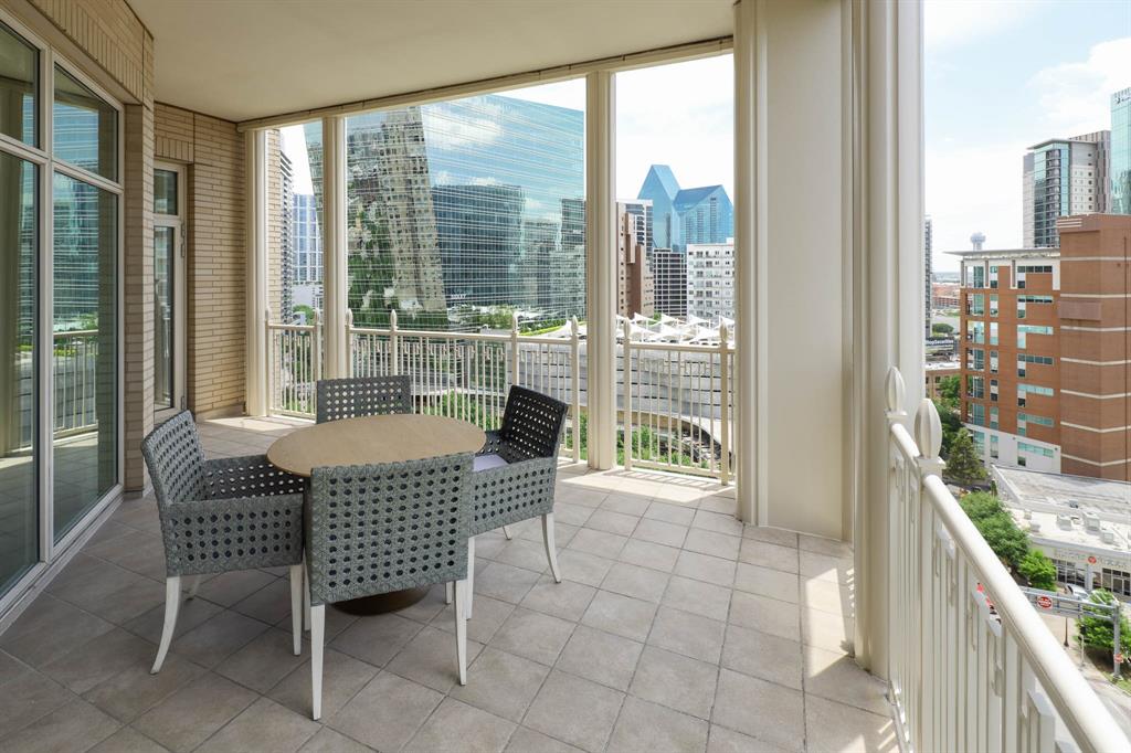 Tower & Regency Row Residence - Residential