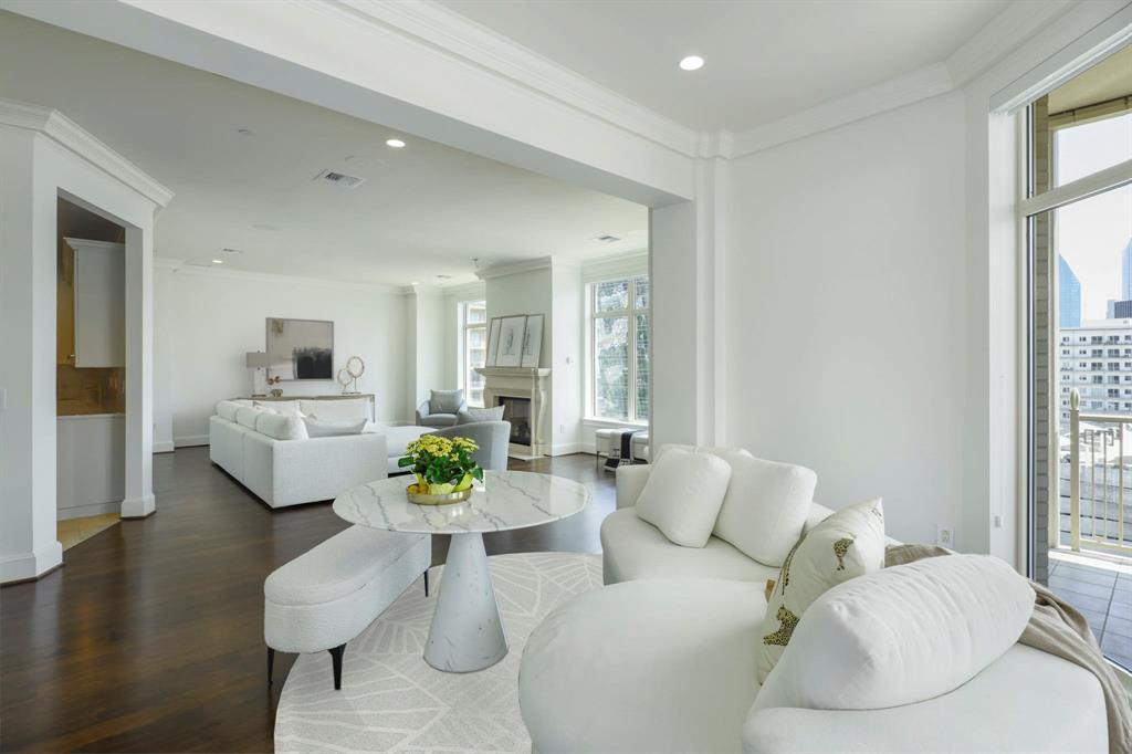 Tower & Regency Row Residence - Residential