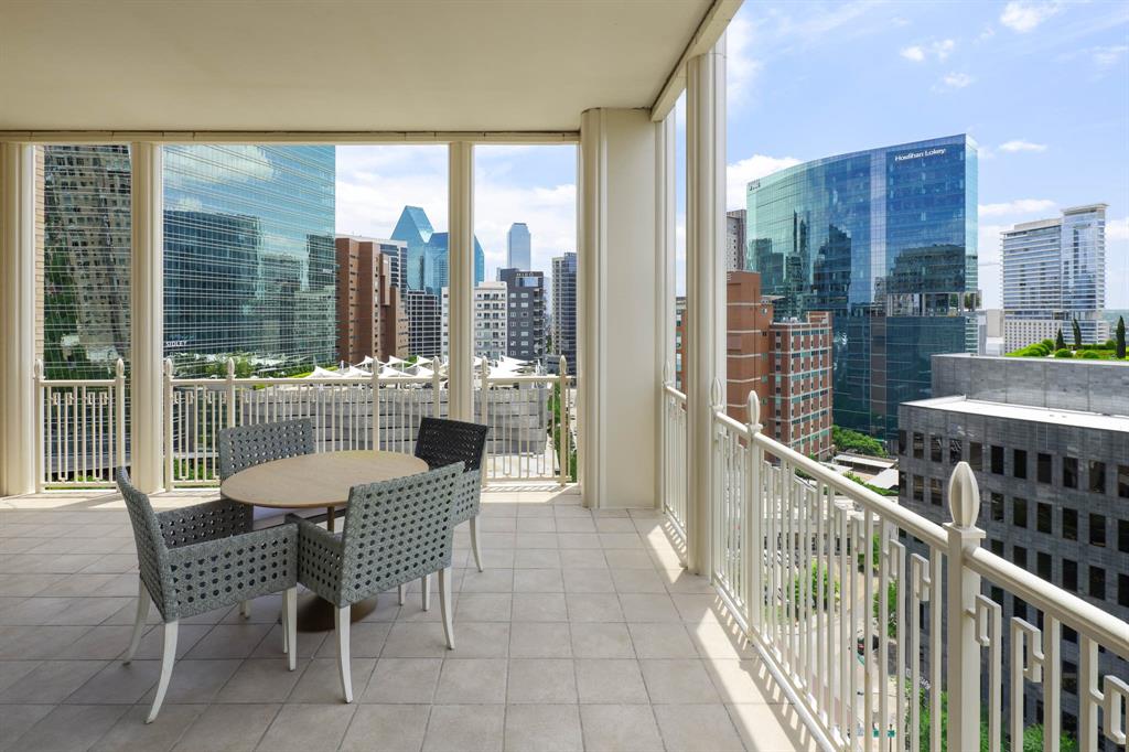 Tower & Regency Row Residence - Residential