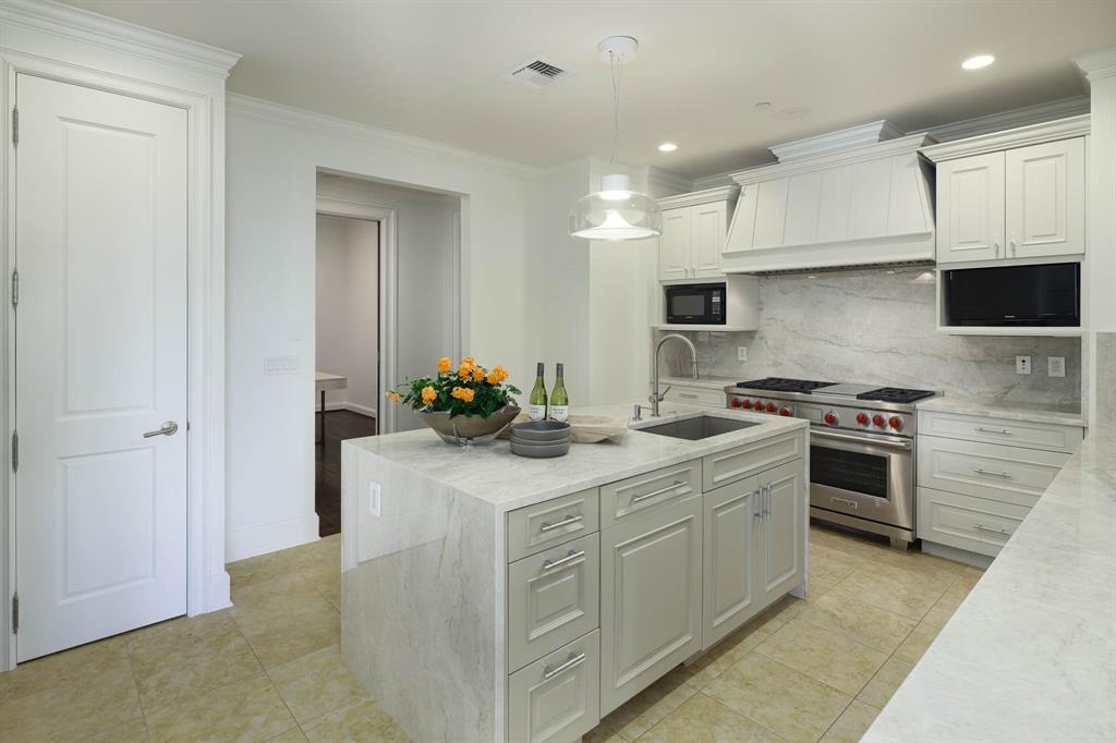 Tower & Regency Row Residence - Residential