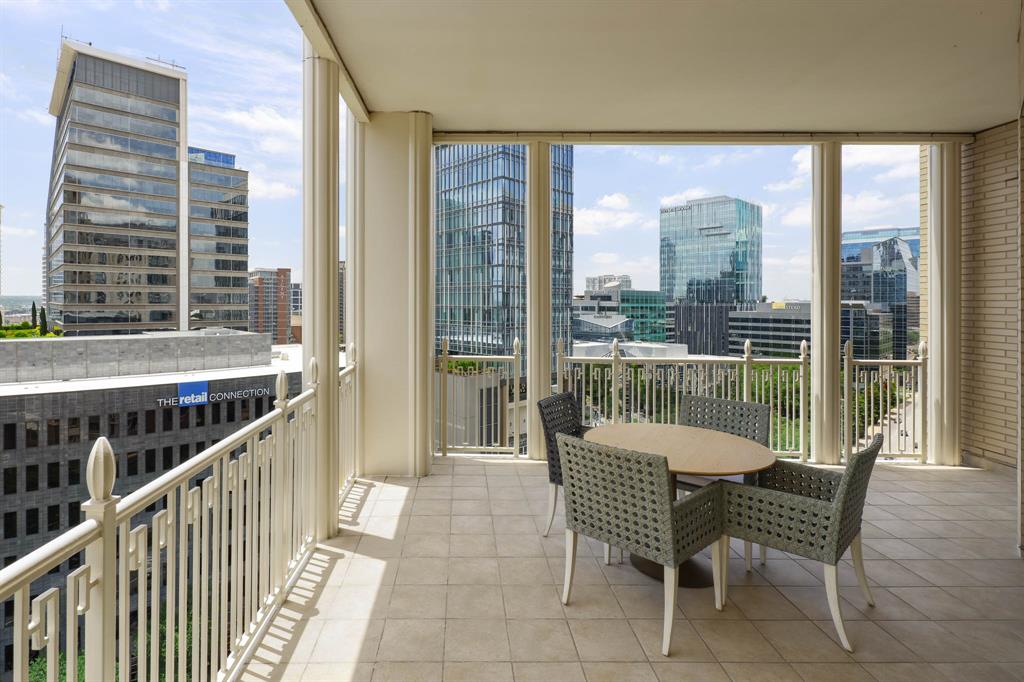 Tower & Regency Row Residence - Residential