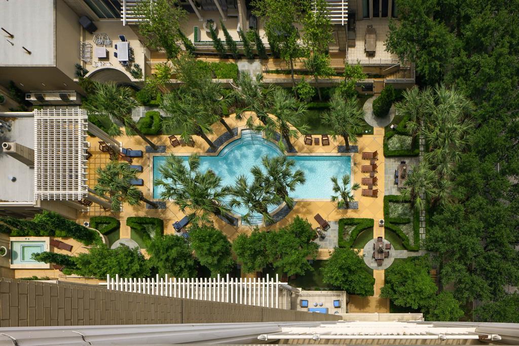 Tower & Regency Row Residence - Residential