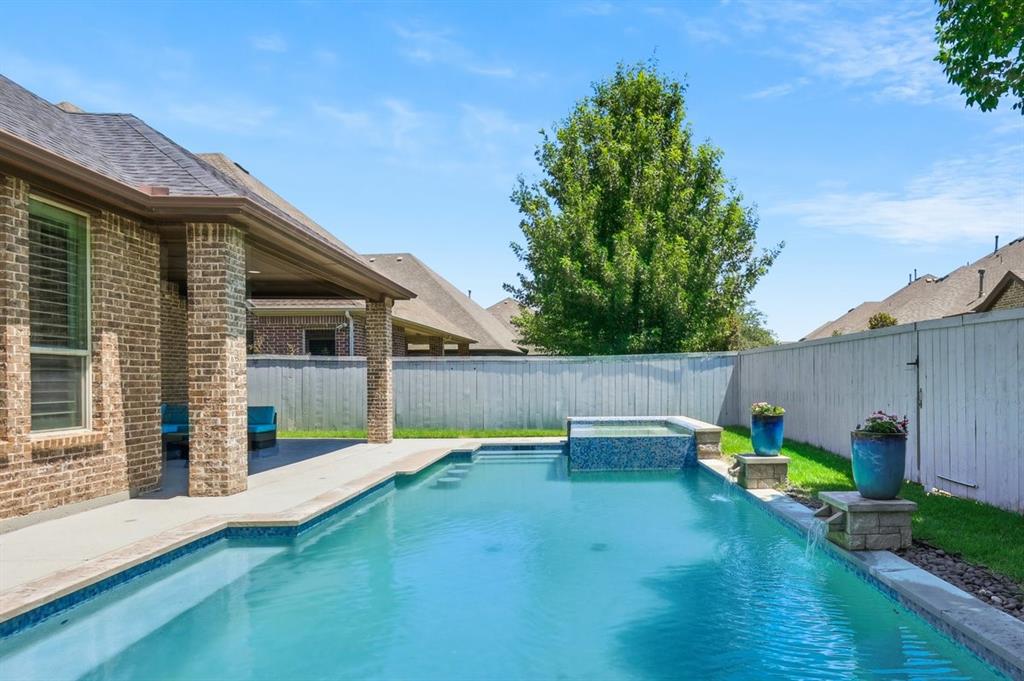 6305 Crossvine Trail