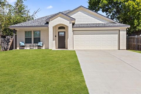 5520 Curzon Avenue Fort Worth TX 76107