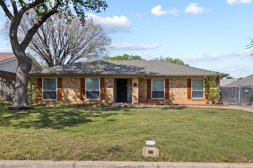 Beautifully updated 3-bedroom, 2-bath home in a highly desirable area of North Arlington! Ideally located with convenient access to I-30 and other major highways, making it centrally located between Dallas and Fort Worth. This move-in ready home features fresh paint throughout and brand new flooring, creating a modern and inviting feel from the moment you walk in. One of the standout features is the recently installed premium, high-end metal roof, an incredible value and peace of mind for years to come. The home offers a functional layout perfect for both everyday living and entertaining. Located in a well-regarded school district and competitively priced, this property is a fantastic opportunity you don’t want to miss. Schedule your showing today! All information provided is deemed reliable, buyer and or buyers agent to independently verify.