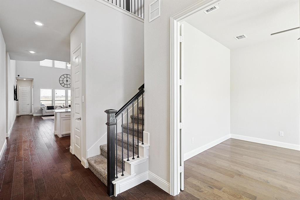2701 Dickinson Drive