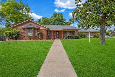 Photo of 6241 Onyx Drive S, North Richland Hills, TX 76180 (MLS # 21297996)
