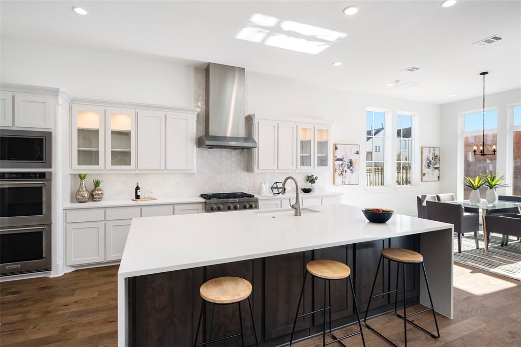 3879 Vase Vine Place