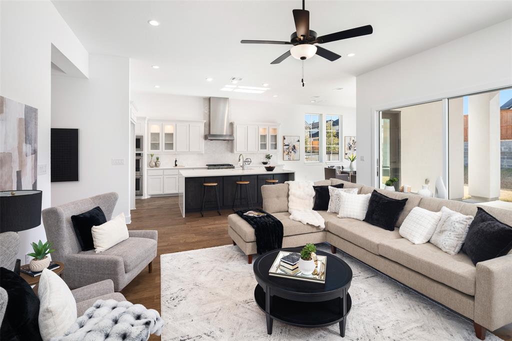 3879 Vase Vine Place