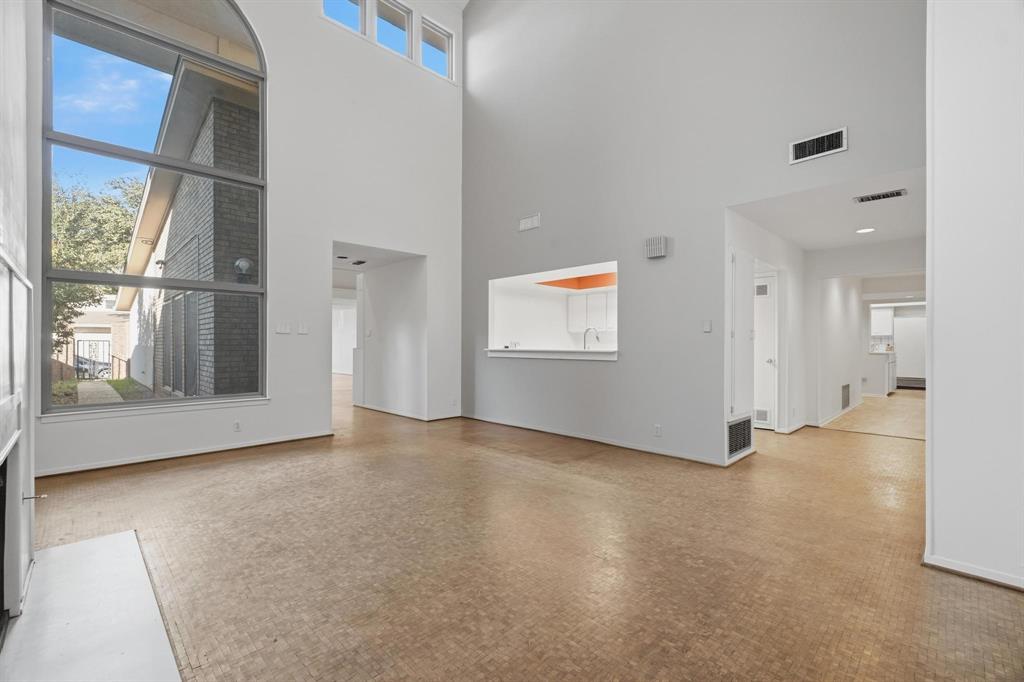 52 Rue Maison Street