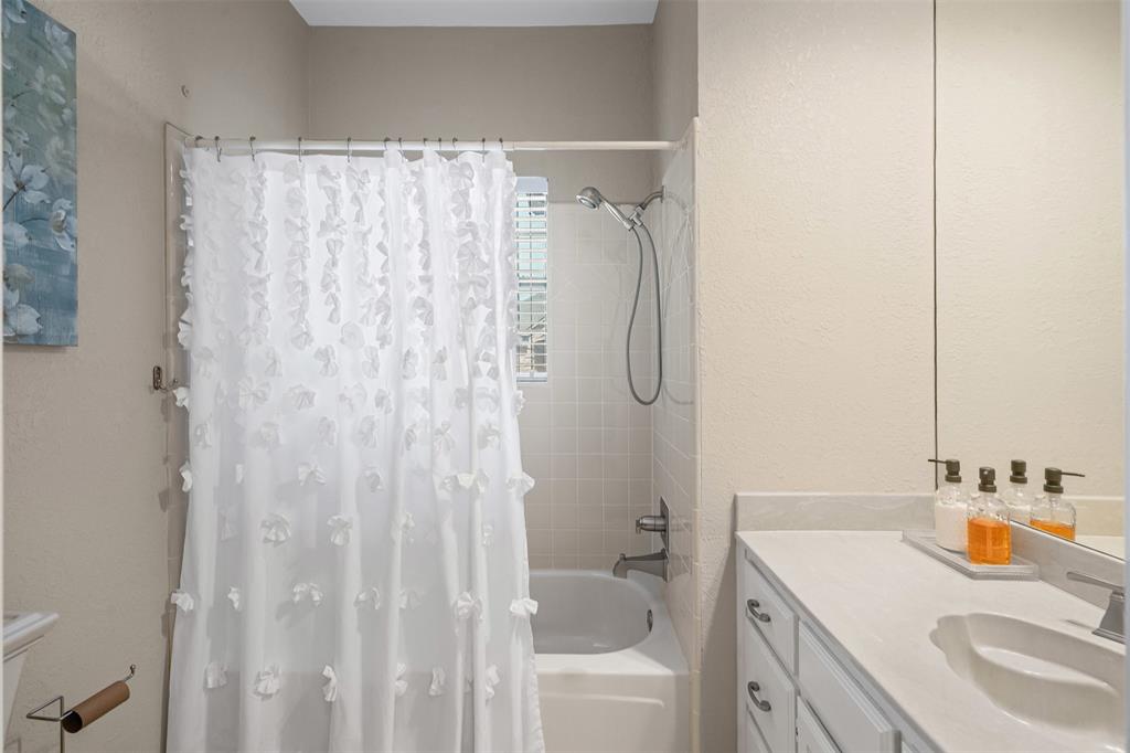 Arlington, Texas 76017, United States, 4 Bedrooms Bedrooms, ,3 BathroomsBathrooms,Residential,Active,91676