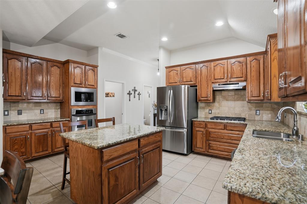 8600 Laughing Waters Trail