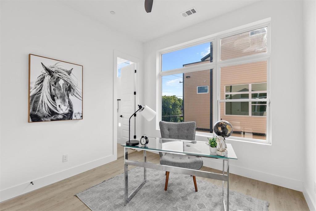 Dallas Land & Loan Cos Add 03 - Residential Lease