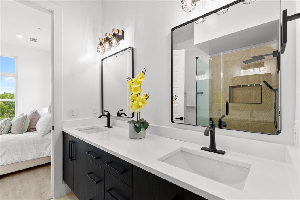 Dallas Land & Loan Cos Add 03 - Residential Lease