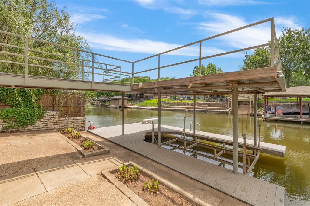 231 Granada Calle Street