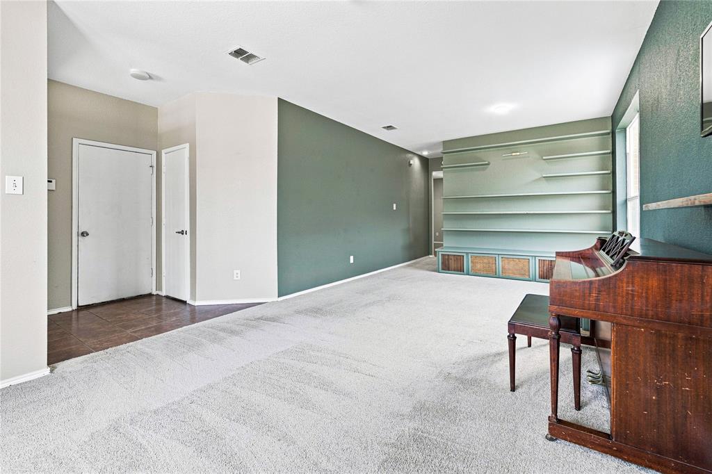 2833 Wakecrest Drive