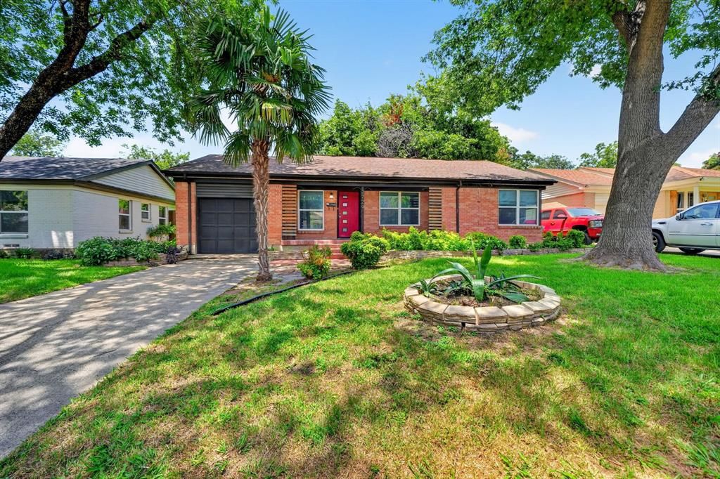 Photo of 2729 Province Lane, Dallas, TX 75228 (MLS # 21313827)
